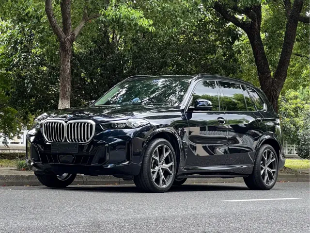 Фотография автомобиля — BMW X5