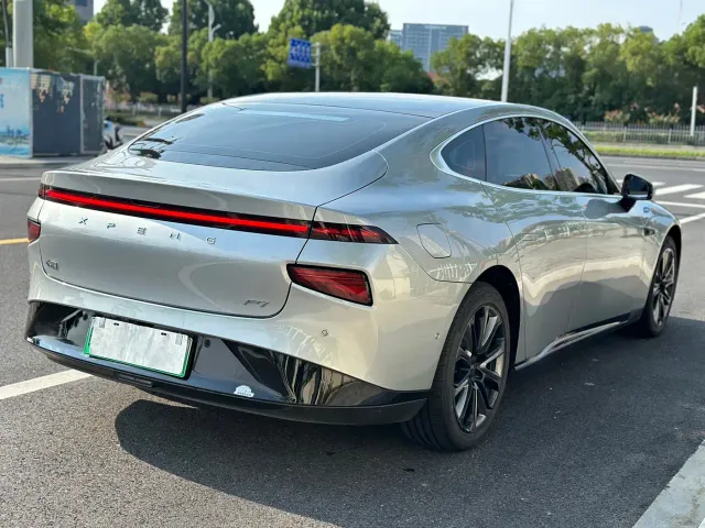 Xpeng P7 — Фото автомобиля 6