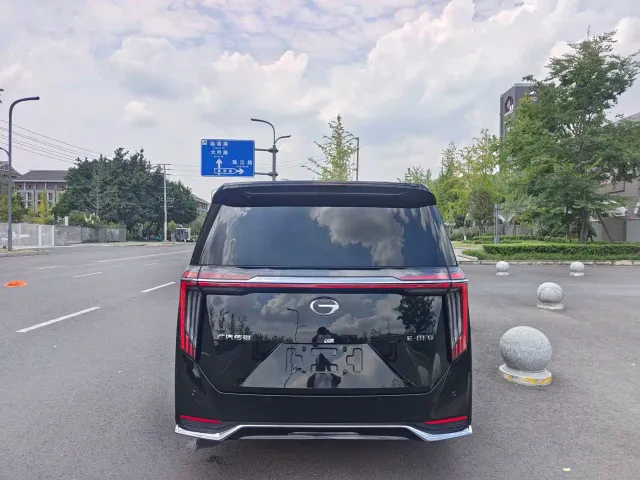 GAC Trumpchi M8 — Фото автомобиля 5