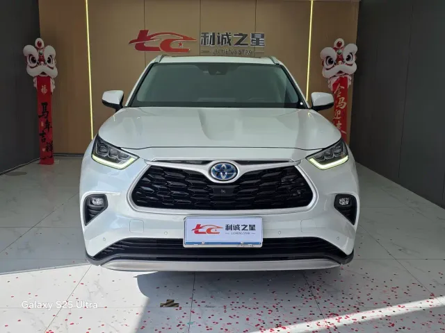 Toyota Highlander — Фото автомобиля 2