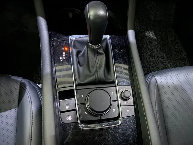 Mazda Axela — Фото автомобиля 22