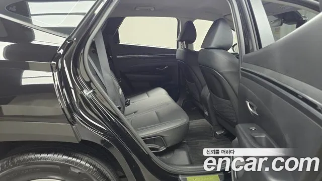 Hyundai Tucson Tucson (NX4) Дизель 2.0 2WD — Фото автомобиля 12
