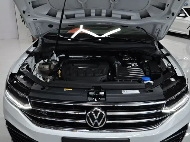 Volkswagen Tiguan L — Фото автомобиля 15