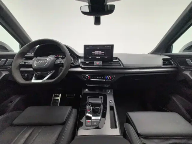 Audi Q5L — Фото автомобиля 5