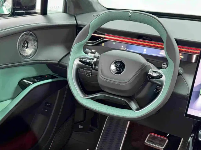Lotus Eletre — Фото автомобиля 7