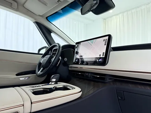 Lexus LM — Фото автомобиля 10