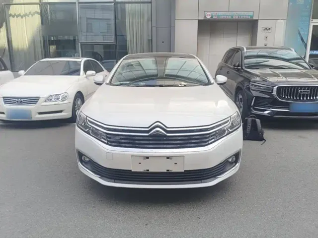 Citroen C6 — Фото автомобиля 2