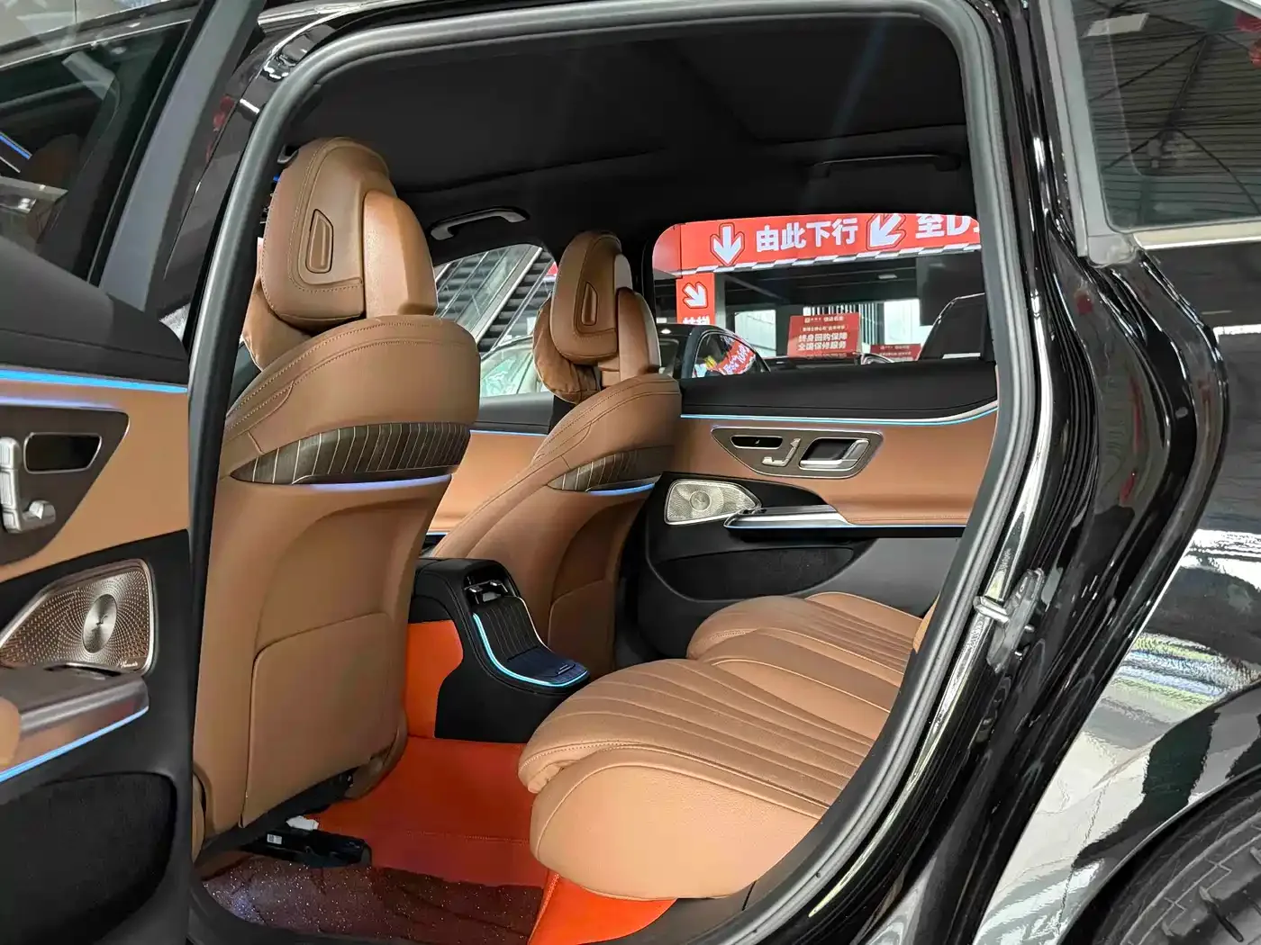 Mercedes-Benz Mercedes-Benz E-Class 2024 Model E 300 L Luxury — Фото автомобиля 18