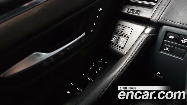 Toyota Alphard — Фото автомобиля 20