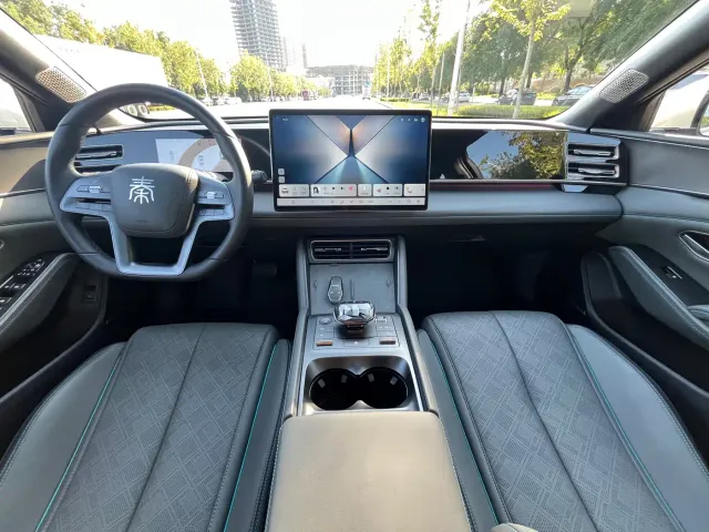 BYD Qin L — Фото автомобиля 8