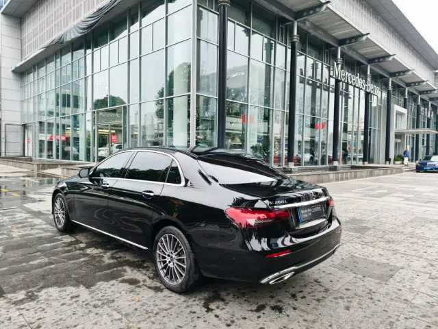 Mercedes-Benz E-Class — Фото автомобиля 5