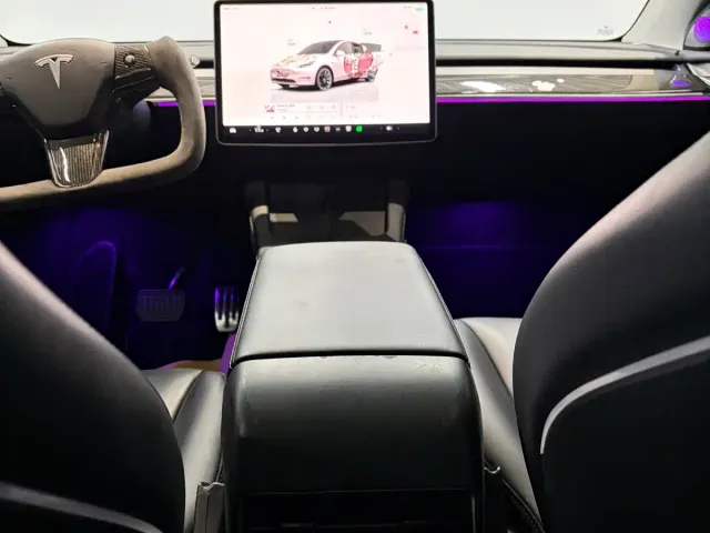 Tesla Model Y — Фото автомобиля 10