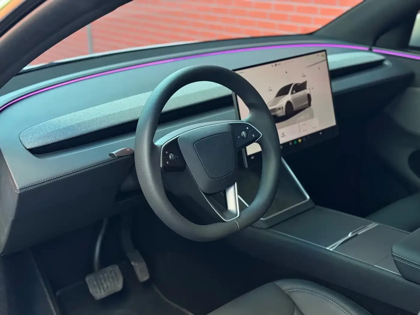 Tesla Model Y 2026 Rear-Wheel Drive — Фото автомобиля 9