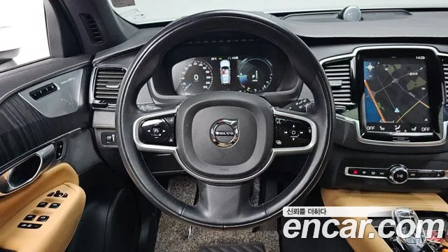 Volvo XC90 — Фото автомобиля 19