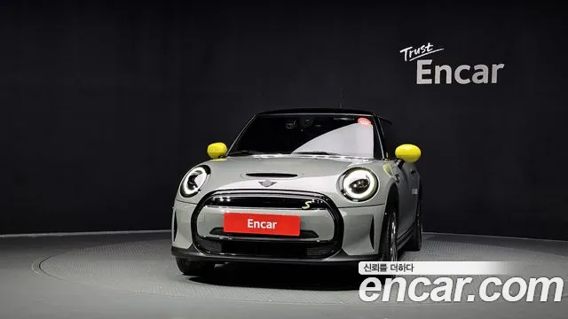 MINI Cooper Cooper Electric — Фото автомобиля 3