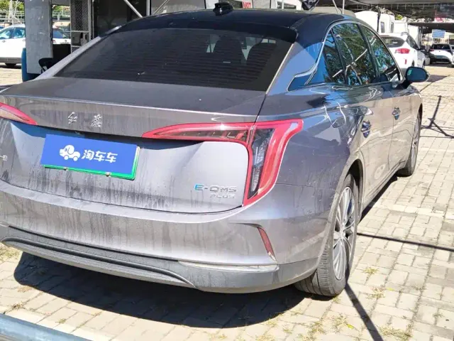 Hongqi E-QM5 — Фото автомобиля 3