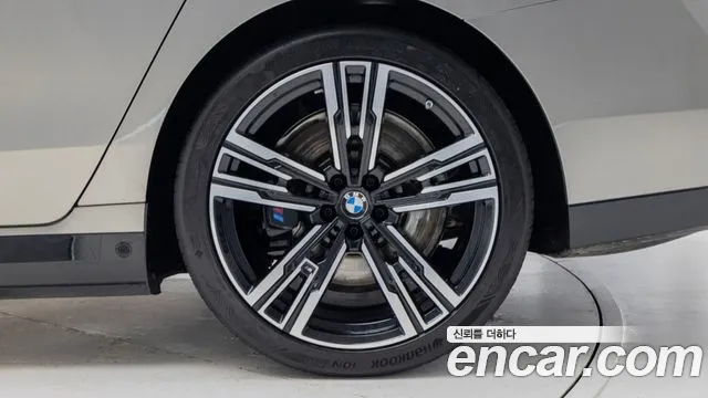 BMW i7 — Фото автомобиля 5