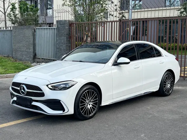Фотография автомобиля — Mercedes-Benz C-Class