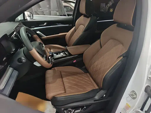BYD Tang — Фото автомобиля 14