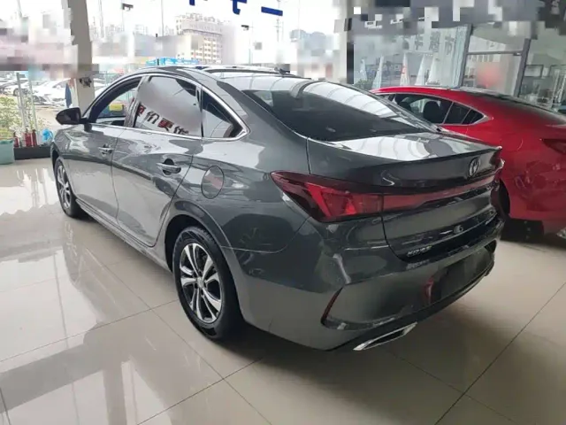 Changan Eado — Фото автомобиля 4
