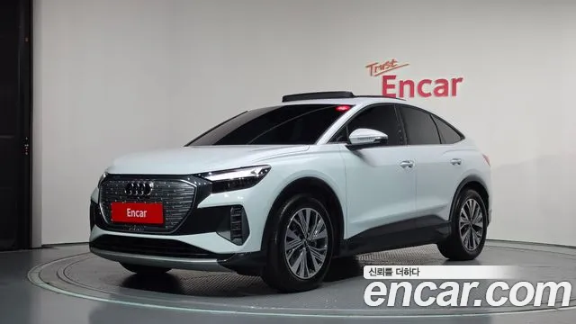 Фотография автомобиля — Audi Q4 e-tron F4