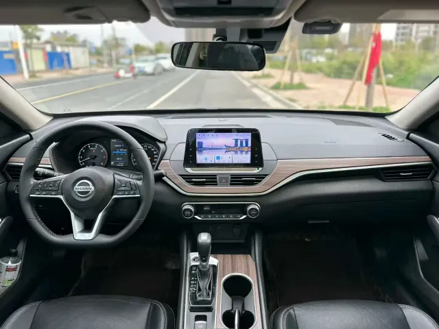 Nissan Teana — Фото автомобиля 6