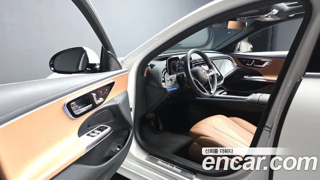 Mercedes-Benz E-Class — Фото автомобиля 10