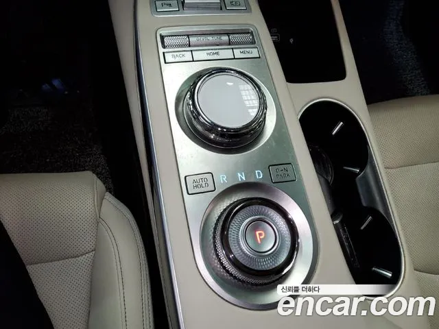 Genesis GV70 — Фото автомобиля 9