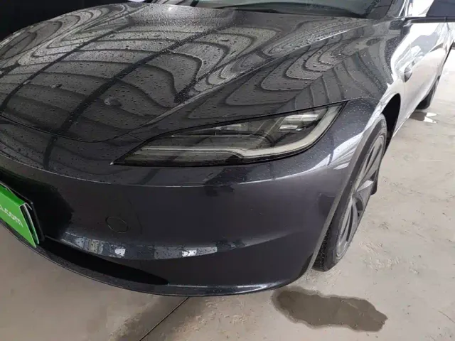 Tesla Model 3 — Фото автомобиля 23