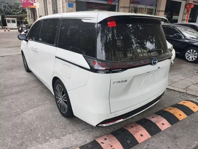 GAC Trumpchi E8 — Фото автомобиля 4