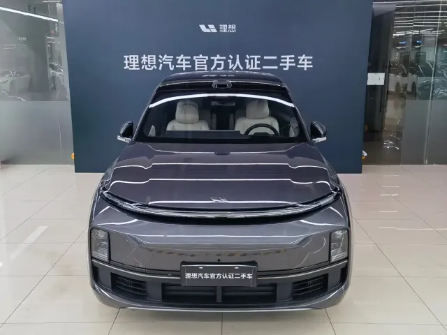 Li Auto L8 — Фото автомобиля 2