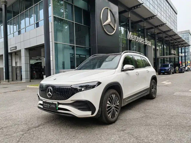 Фотография автомобиля — Mercedes-Benz EQB