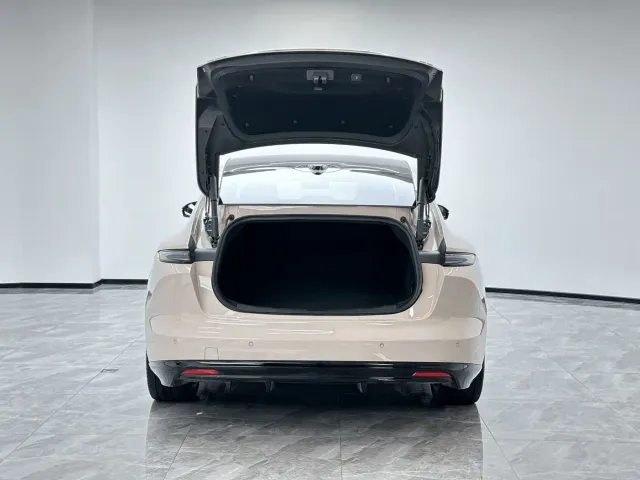 Nio ET5 — Фото автомобиля 8
