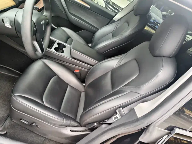 Tesla Model Y — Фото автомобиля 8