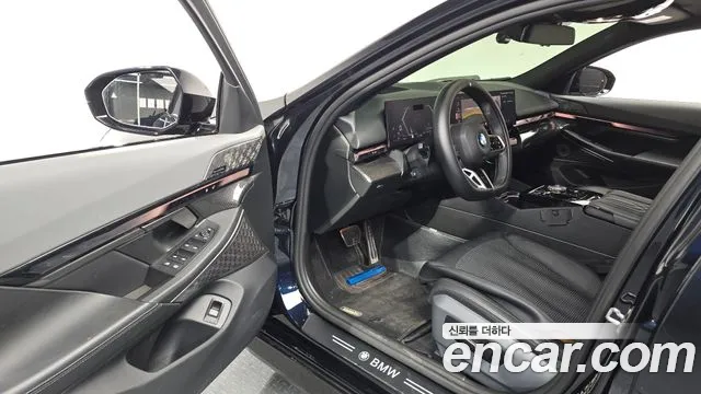 BMW 5-Series 5 серия (G60) 530i xDrive M Sport — Фото автомобиля 8