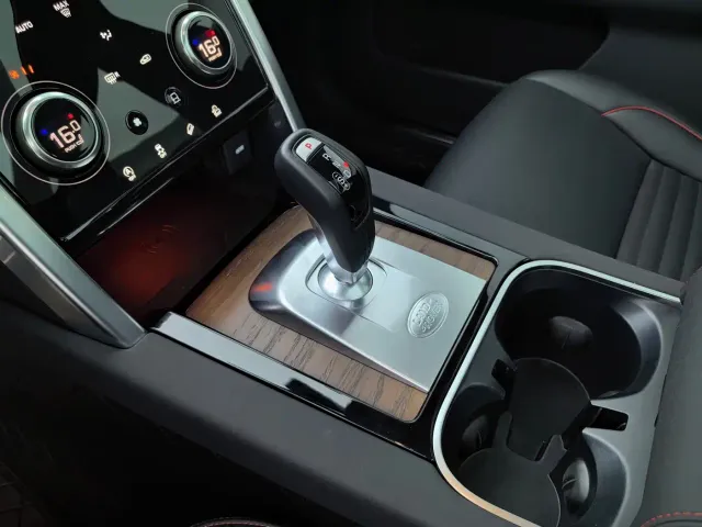 Land Rover Discovery Sport — Фото автомобиля 21