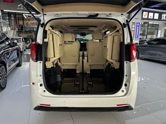 Toyota Alphard — Фото автомобиля 18