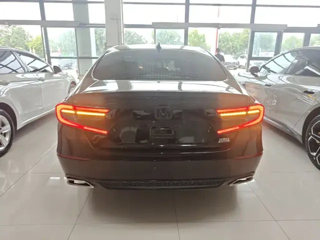 Honda Accord — Фото автомобиля 5