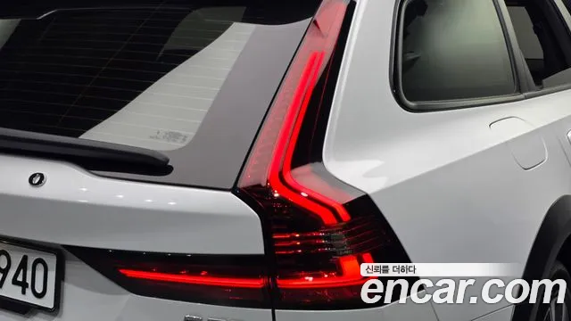 Volvo V90 — Фото автомобиля 8