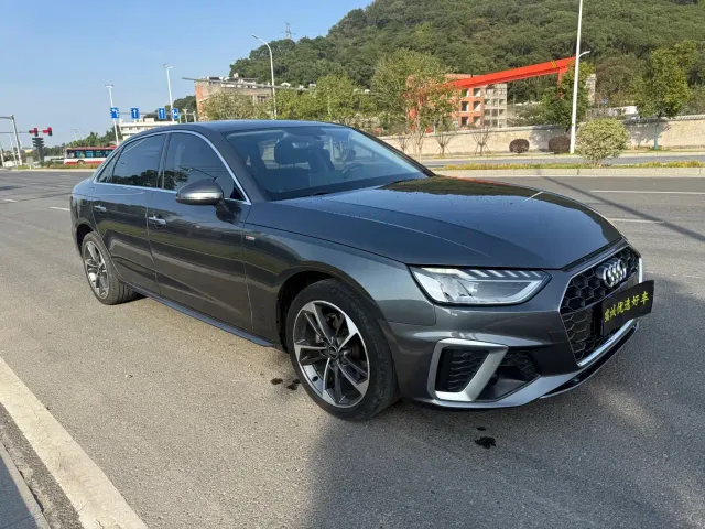 Audi A4L — Фото автомобиля 3