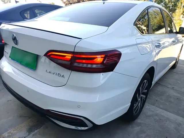 Volkswagen Lavida — Фото автомобиля 7