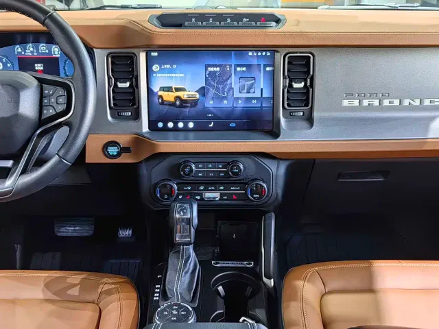 Ford Bronco — Фото автомобиля 19
