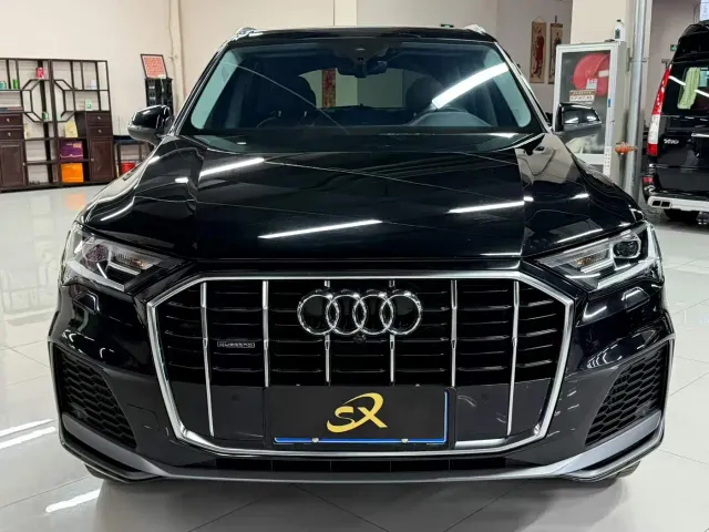 Audi Q7 — Фото автомобиля 2