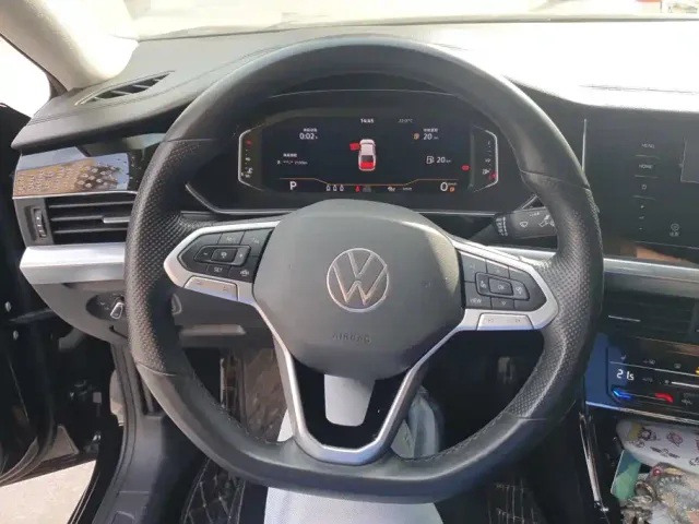 Volkswagen Passat — Фото автомобиля 15