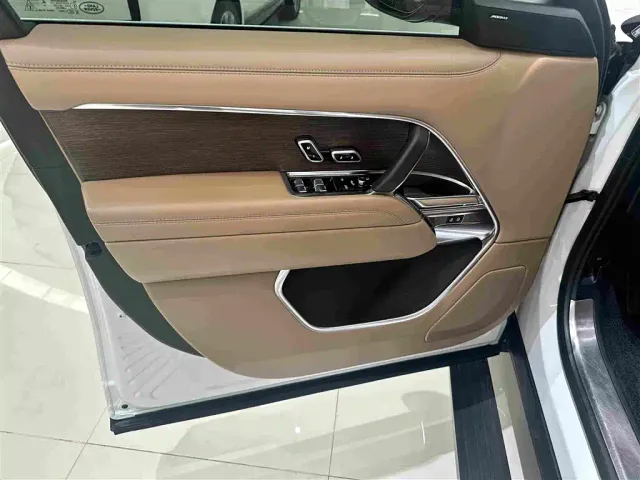 Land Rover Range Rover — Фото автомобиля 6