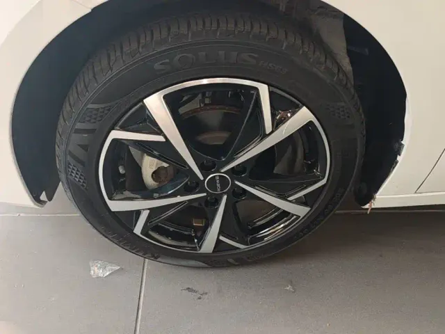 Roewe i5 — Фото автомобиля 22