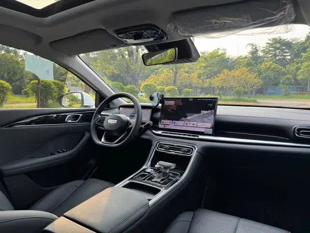 Geely Emgrand — Фото автомобиля 14