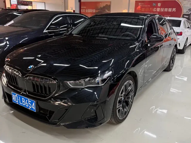 BMW 5 Series — Фото автомобиля 2