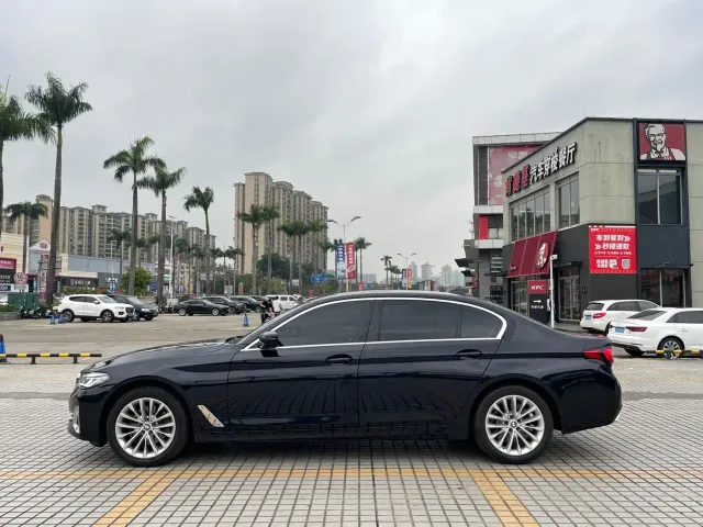 BMW 5 Series — Фото автомобиля 5
