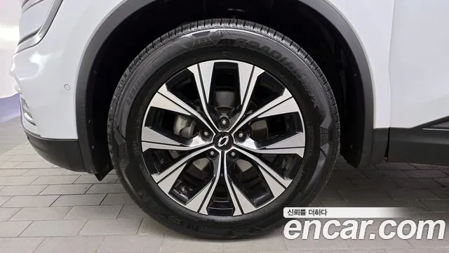 Renault-KoreaSamsung QM6 Новый QM6 2.0 GDe LE Signature 2WD — Фото автомобиля 5